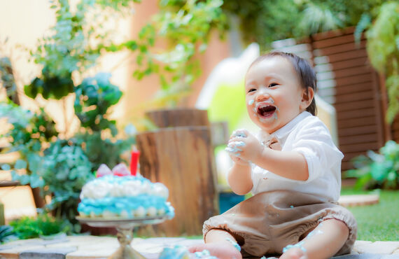 スミカなら叶う！1歳誕生日はスマッシュケーキフォトが楽しい！